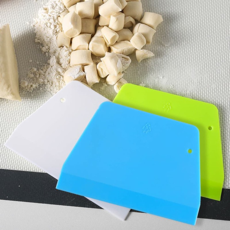 Plastic Dough Scraper & Cutter Spatula for Pastry, Cake & Baking